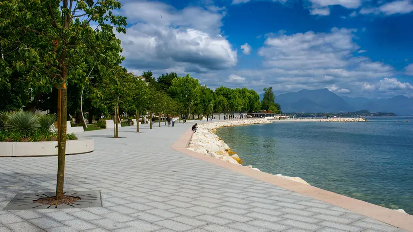 Un'elaborazione grafica della passeggiata a lago - © www.giornaledibrescia.it