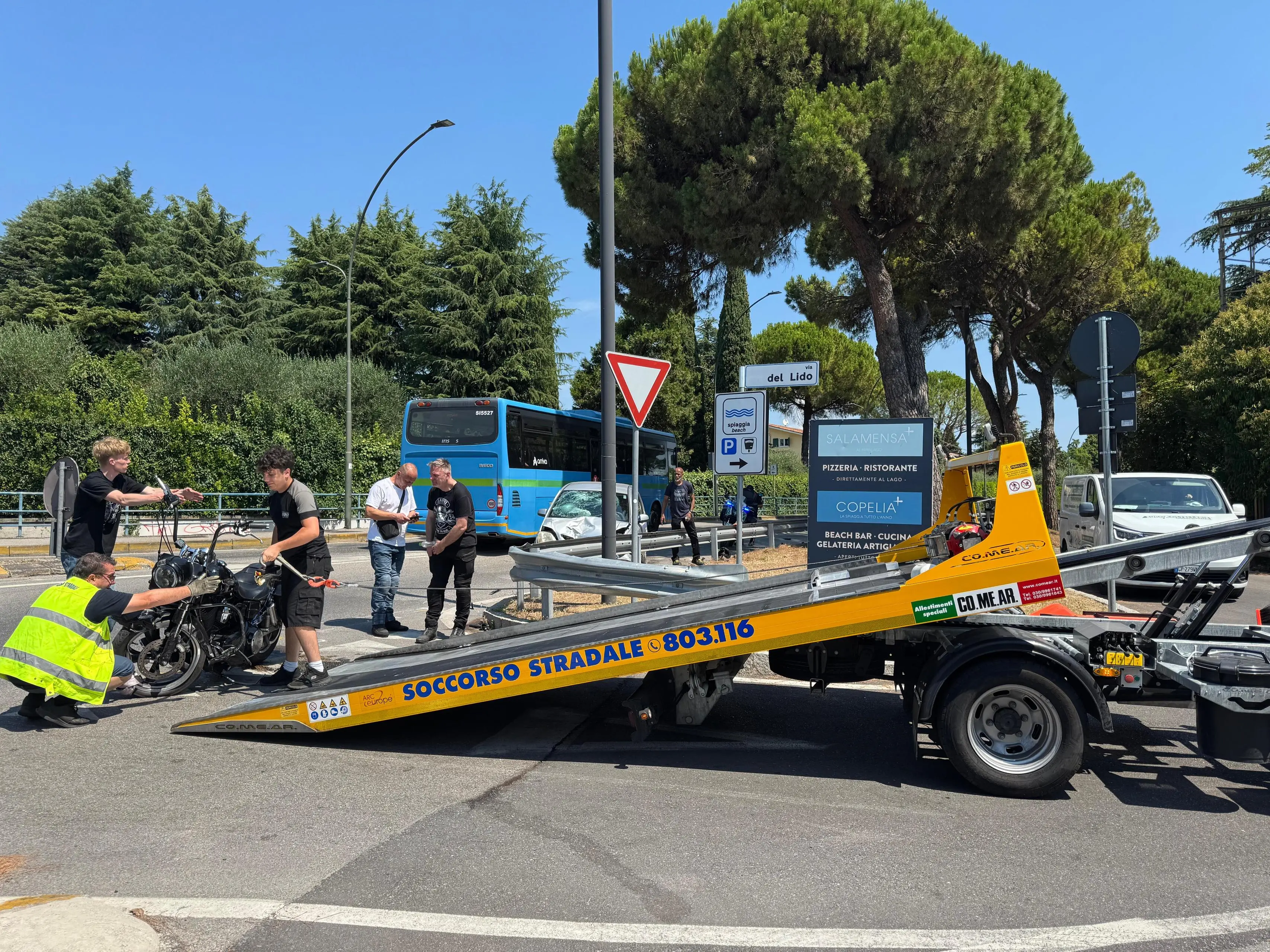 I mezzi coinvolti nello schianto a Padenghe sul Garda
