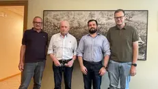 Nella sede dell'Ordine: il segretario Platto, il presidente Bettoncelli e i medici Secara e Davelli - © www.giornaledibrescia.it