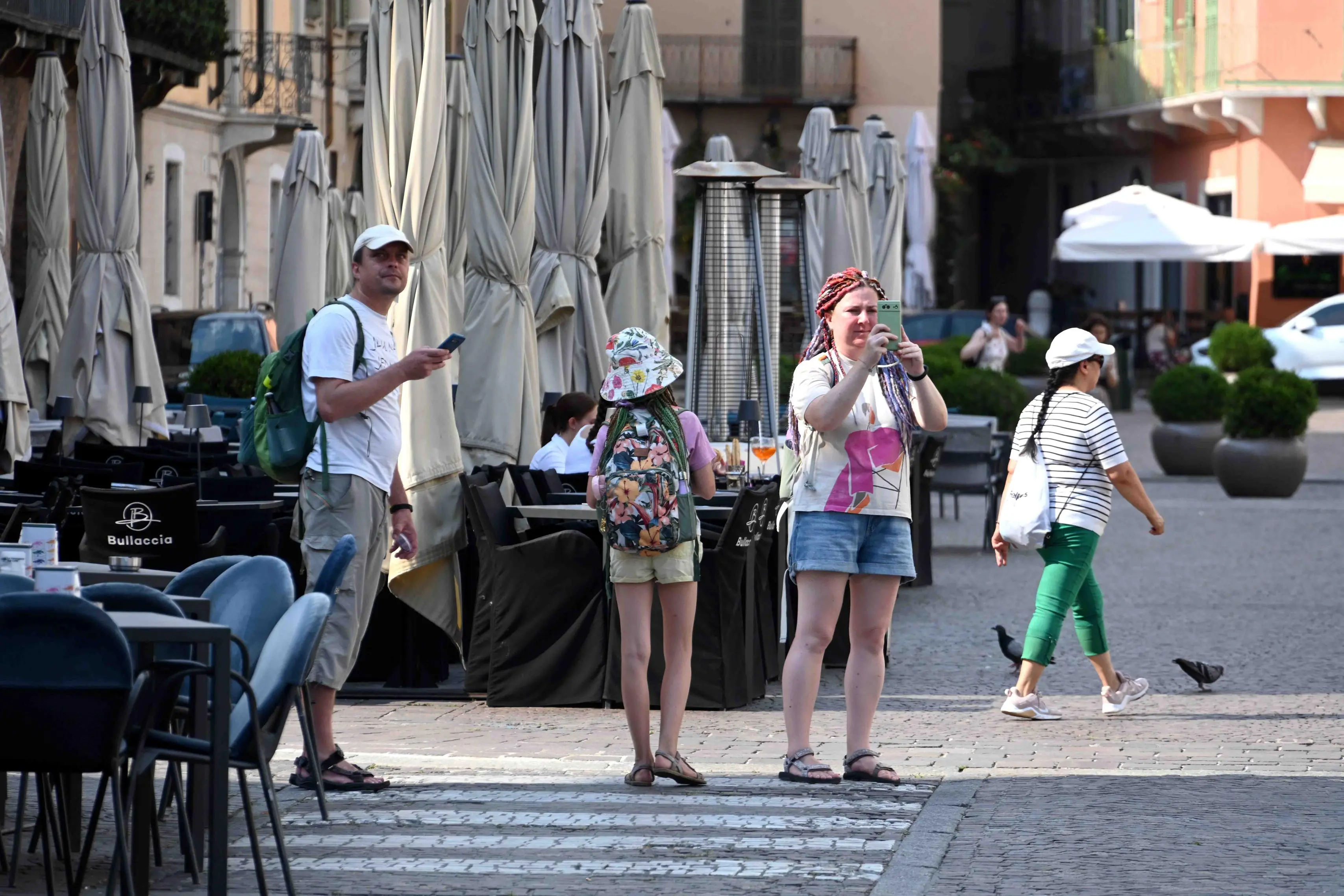CRONACA BRESCIA PIAZZA PAOLO VI TURISTI PER REDAZIONE CRONACA 02-07-2025 MARCO ORTOGNI NEW EDEN GROUP