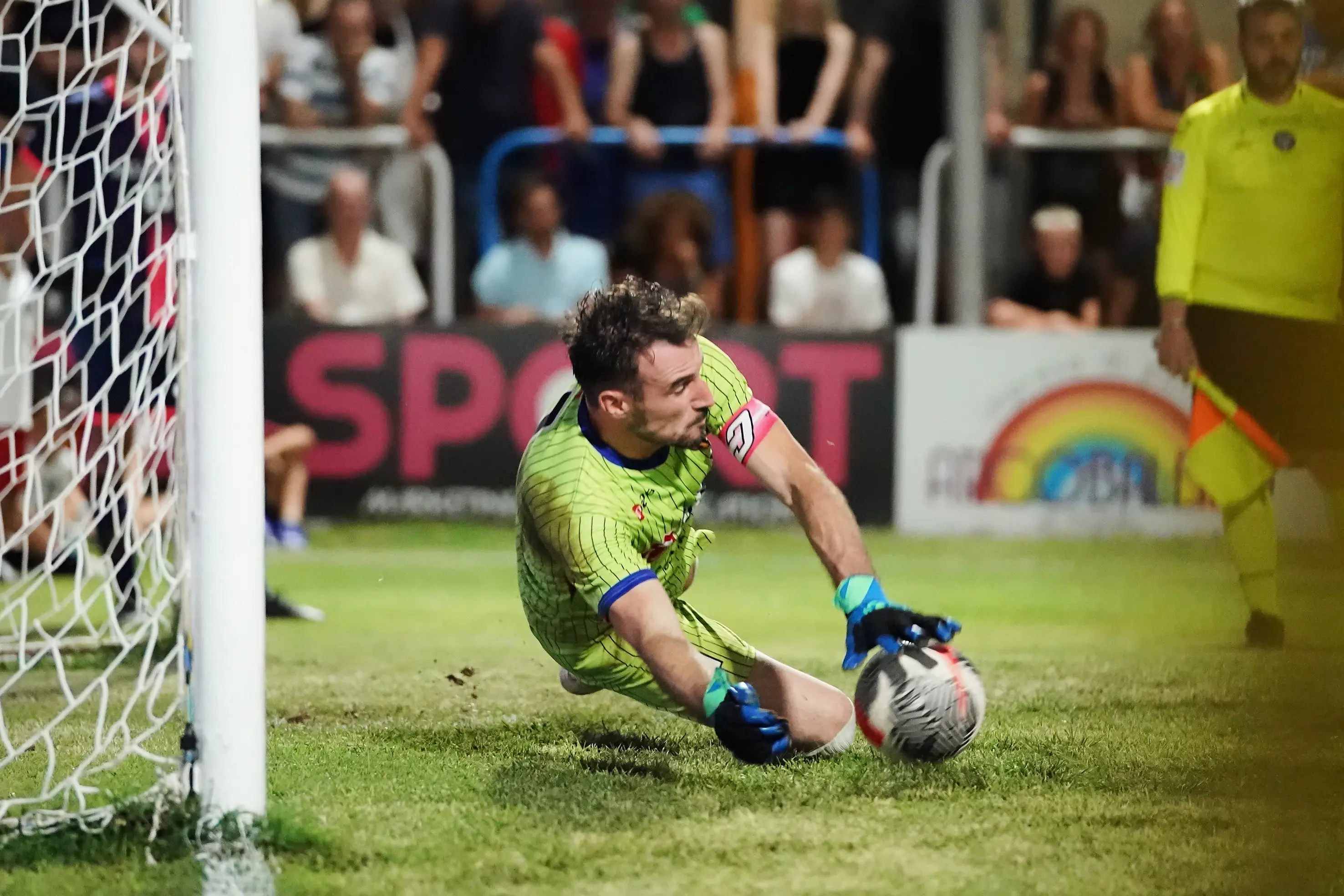 SPORT CALCIO 46¡ GRAN NOTTURNO MACLODIO  FINALE 3/4 TONY KART/PASTURI/COSTRUZIONI FRANZONI - ALTA SERBATOI NELLA FOTO PARATA RIGORE SERIO 02-07-2025 perteghella@newreporter