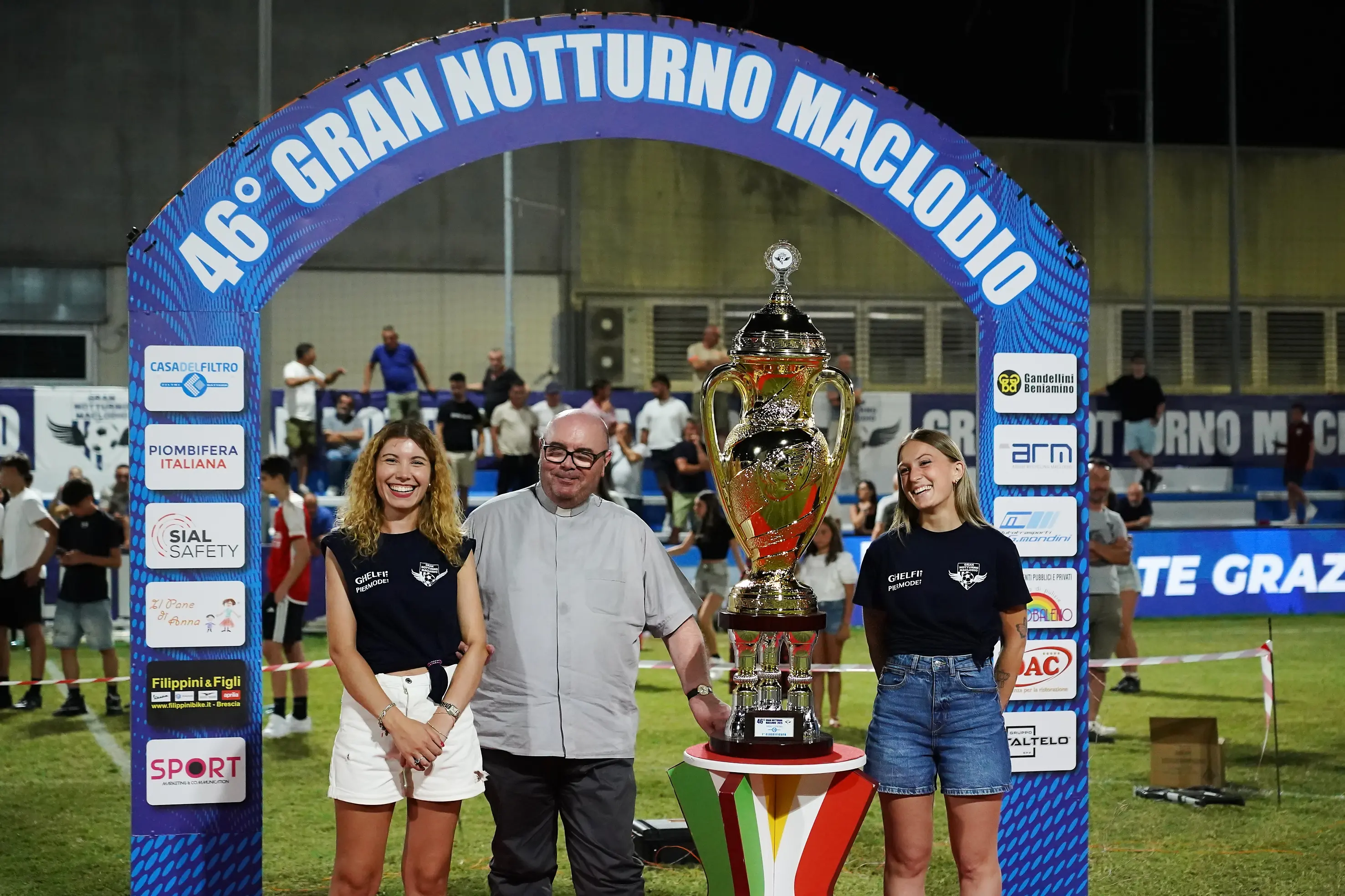 SPORT CALCIO 46¡ GRAN NOTTURNO MACLODIO  FINALE 1/2 IMMOBILIARE ML - TECNOCASA/FC IMMOBILIARE/BOSCO REGIO/CSB VEROLANUOVA NELLA FOTO COPPA VINCITORI 02-07-2025 perteghella@newreporter