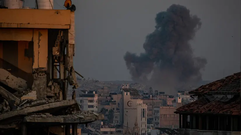 epaselect epa12211624 Smoke rises following an Israeli air strike during a military operation in an Al Shejaeiya neighborhood in the east of Gaza City, 02 July 2025. More than 55,700 Palestinians have been killed in the Gaza Strip, according to the Palestinian Ministry of Health, since Israel launched a military campaign in the strip in response to a cross-border attack led by the Palestinian militant group Hamas on 07 October 2023, in which about 1,200 Israelis were killed and more than 250 taken hostage. EPA/MOHAMMED SABER