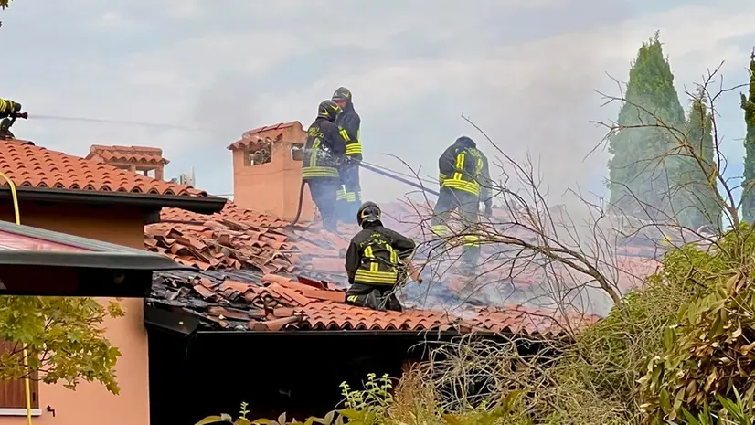 L'incendio a Soiano - © www.giornaledibrescia.it