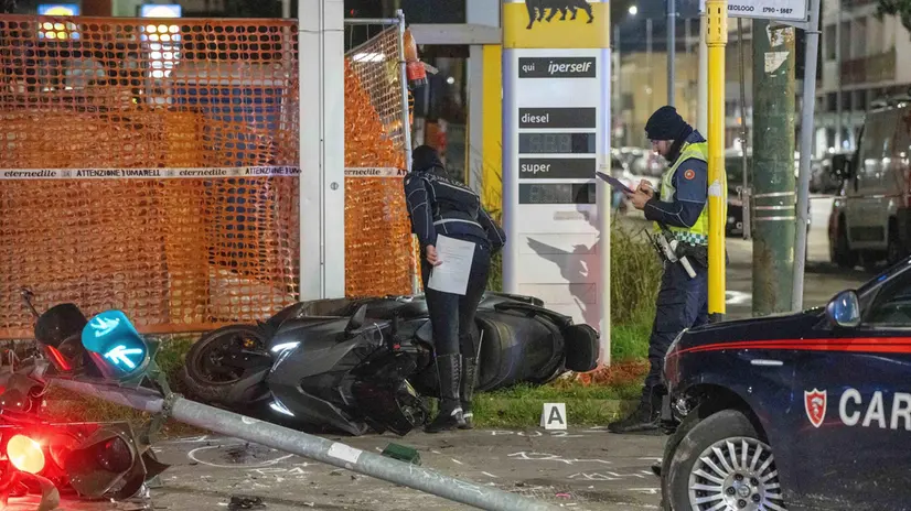 Incidente moto via Ripamonti angolo Via Bernardo Quarantai, Carabinieri/Polizia Locale e 118 sul posto, Milano, 24 Novembre 2024, Ansa/Andrea Fasani,