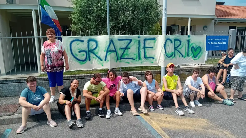 Lo striscione con il "grazie" dei ragazzi del La Nuova Cordata Coop.va Sociale Onlus