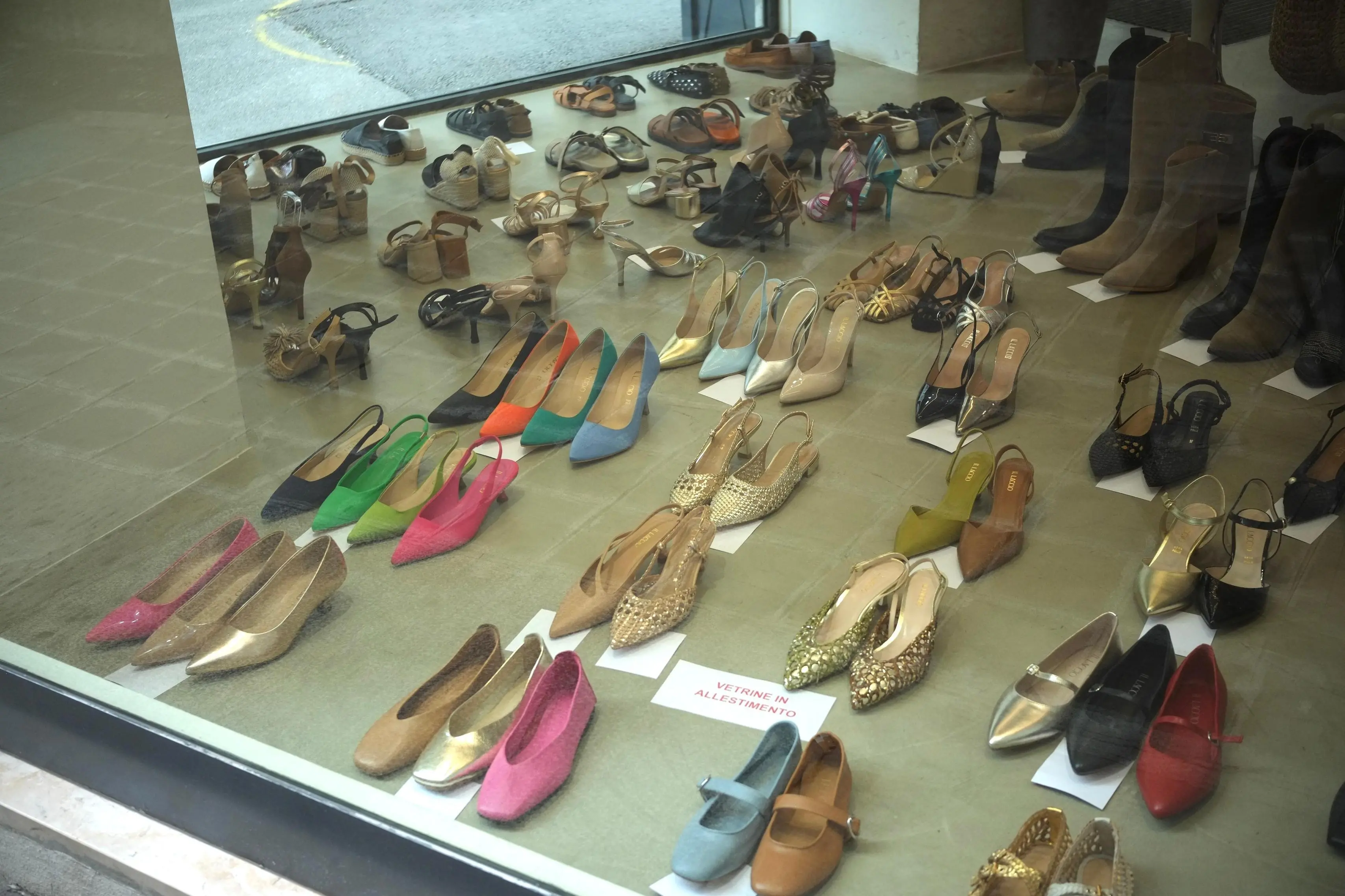 Saldi estivi, scarpe e tacchi su cui puntare