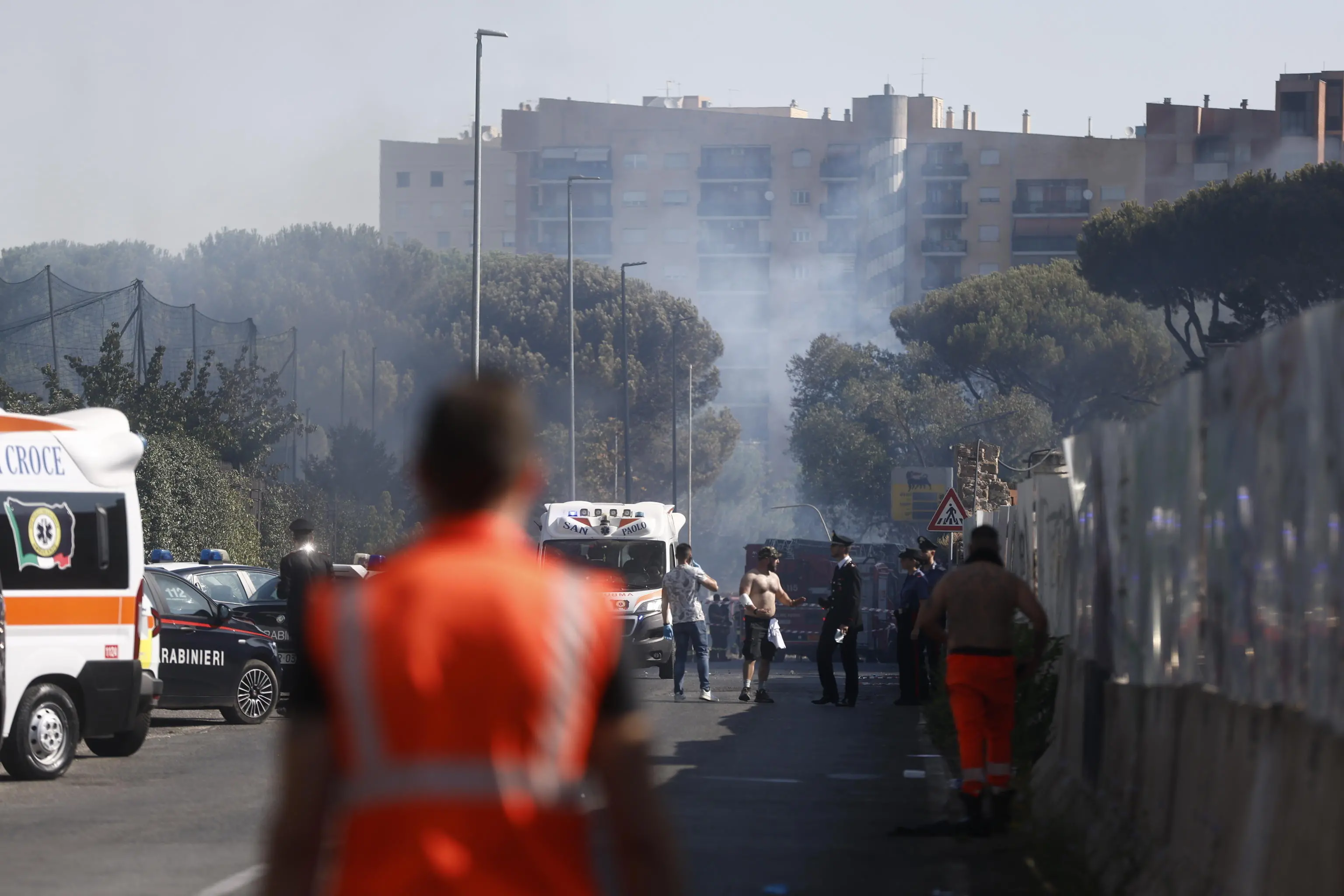 Roma, l'esplosione del distributore di carburante