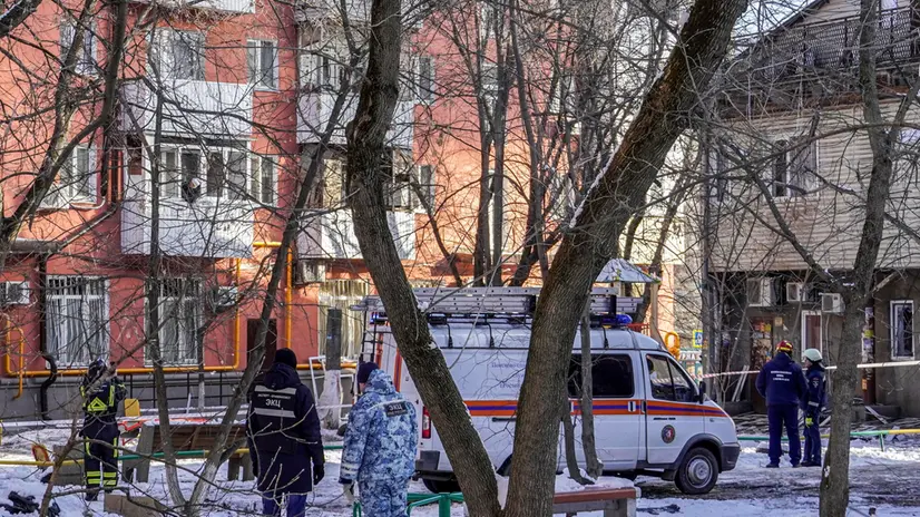 epa11882086 Russian investigators and emergency service workers examine residential buildings damaged during a Ukrainian drone attack in Rostov-on-Don, Russia, 08 February 2025. Acting Governor Yuri Slyusar reported that an attack by Ukrainian drones on Rostov damaged 14 apartment buildings. According to the Russian Defense Ministry, the Russian military shot down 36 Ukrainian drones over the Rostov, Volgograd, and Belgorod regions and over the Krasnodar Territory. EPA/STRINGER