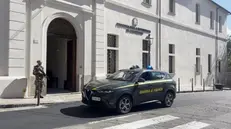 Guardia di finanza davanti sede Dda Catanzaro