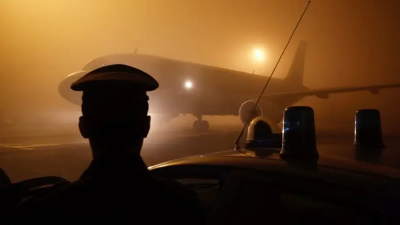 Polizia all'aeroporto - © www.giornaledibrescia.it