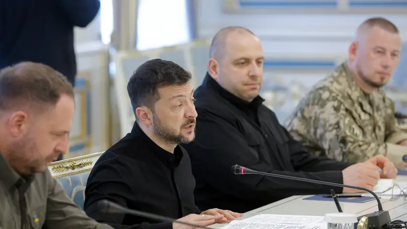 epa12171498 Ukrainian President Volodymyr Zelensky speaks during his meeting with the German defense minister in Kyiv, Ukraine, 12 June 2025. The German defense minister arrived in Kyiv to meet with top Ukrainian officials amid the ongoing Russian invasion. EPA/SERGEY DOLZHENKO