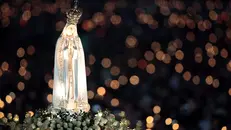 La statua della Madonna pellegrina era posta in origine nella Cova d’Iria a Fatima ed è una delle poche di grandi dimensioni fuori dal Portogallo - © www.giornaledibrescia.it