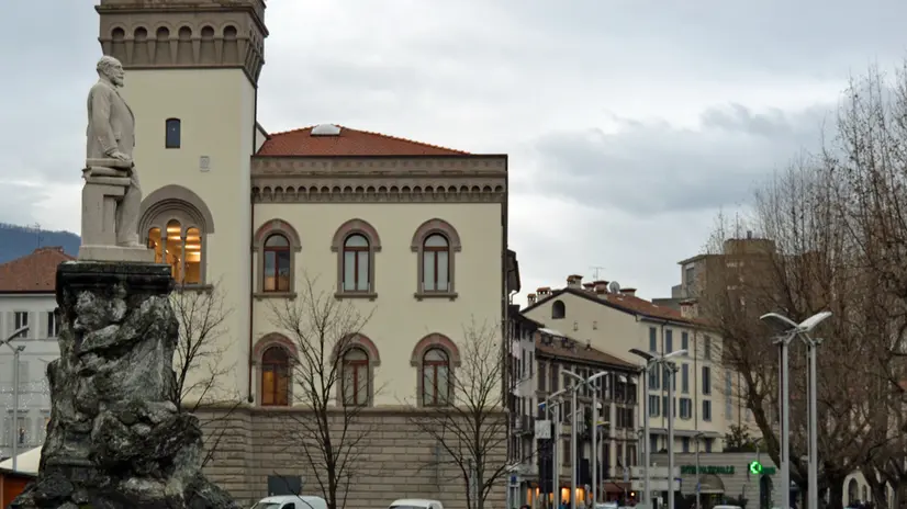 Lecco, piazza Mario Cermenati. immagine generica. Foto ANSA/Roberto Ritondale