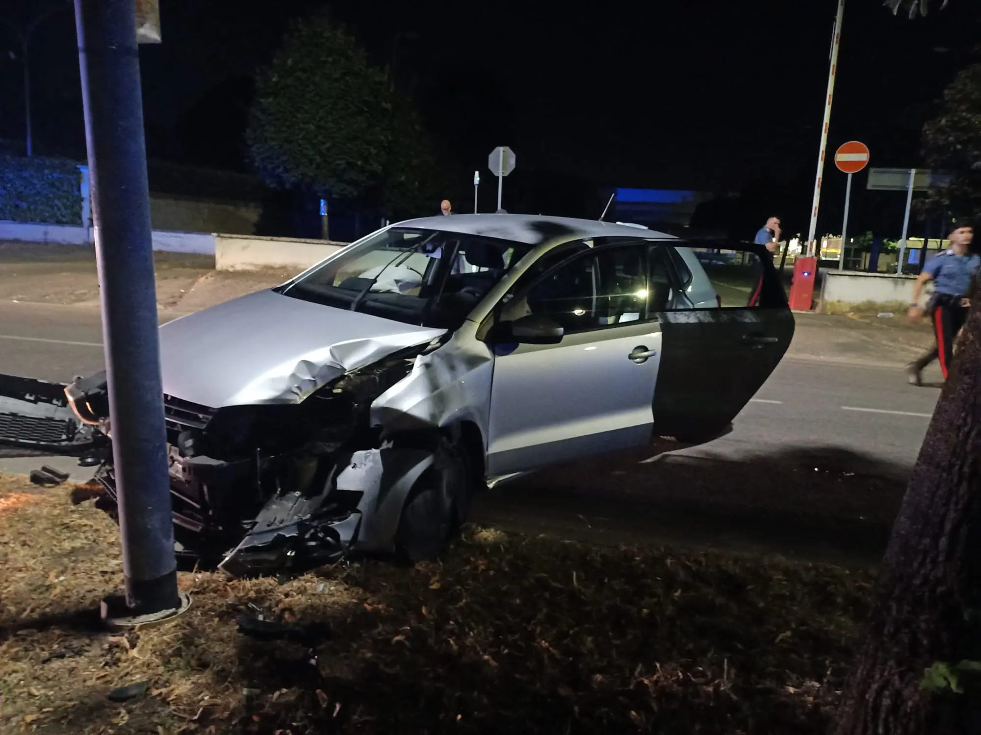 Incidente a Rudiano: auto finisce contro il palo della luce