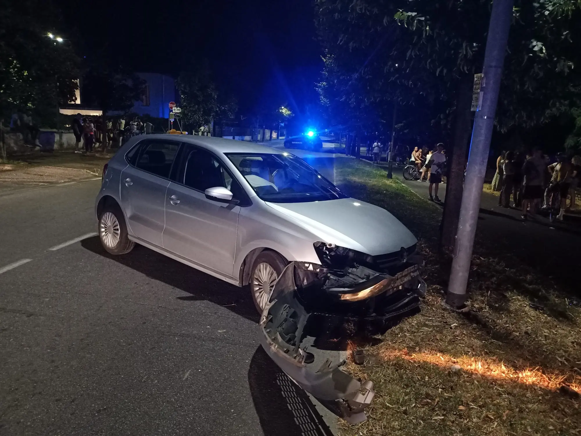 Incidente a Rudiano: auto finisce contro il palo della luce