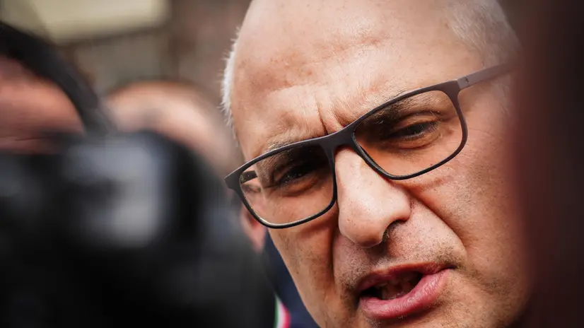 Il capo del dipartimento di protezione civile Fabrizio Curcio , all’incontro con i cittadini di Pozzuoli sul fenomeno del bradisismo. Napoli 11 Aprile 2024. ANSA/CESARE ABBATE