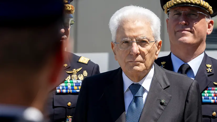 Decimomannu - Il Presidente Sergio Mattarella riceve gli onori militari finali al termine della cerimonia di consegna delle Aquile di pilota militare, oggi 2 luglio 2025 (Foto di Paolo Giandotti - Ufficio per la Stampa e la Comunicazione della Presidenza della Repubblica)
