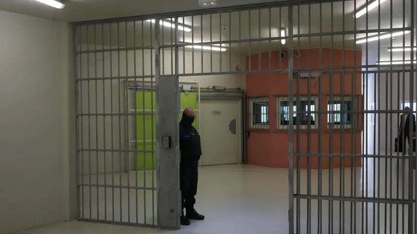 epa12099773 A guard stands at the Vendin-le-Vieil prison, northern France, 14 May 2025. EPA/Michel Euler / POOL Pool MAXPPP OUT