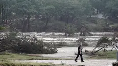 epa12219258 Search and Rescue teams continue working around the clock following flash flooding on the Guadalupe River in Kerr County, in Kerrville, Texas, USA, 05 July 2025. Early 04 July, floodwaters swept through a summer camp and nearby homes, killing at least two dozen people, with dozens of campers still unaccounted for. EPA/DUSTIN SAFRANEK