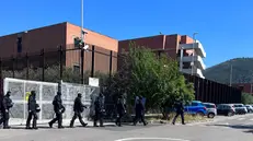 Agenti antisommossa al carcere di Prato (ved. notizia)
