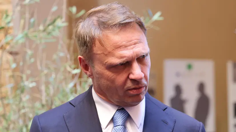 Il ministro dell'Agricoltura Francesco Lollobrigida al 78esimo congresso nazionale Assoenologi che si svolge ad Agrigento, 26 giugno 2025, ANSA/ GIANLUIGI BASILIETTI
