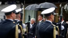 epa12221988 Croatian President Zoran Milanovic (C-R) and Italian President Sergio Mattarella (C-L) listen to their countries' national anthems during the latter's visit to Zagreb, Croatia, 07 July 2025. EPA/ANTONIO BAT