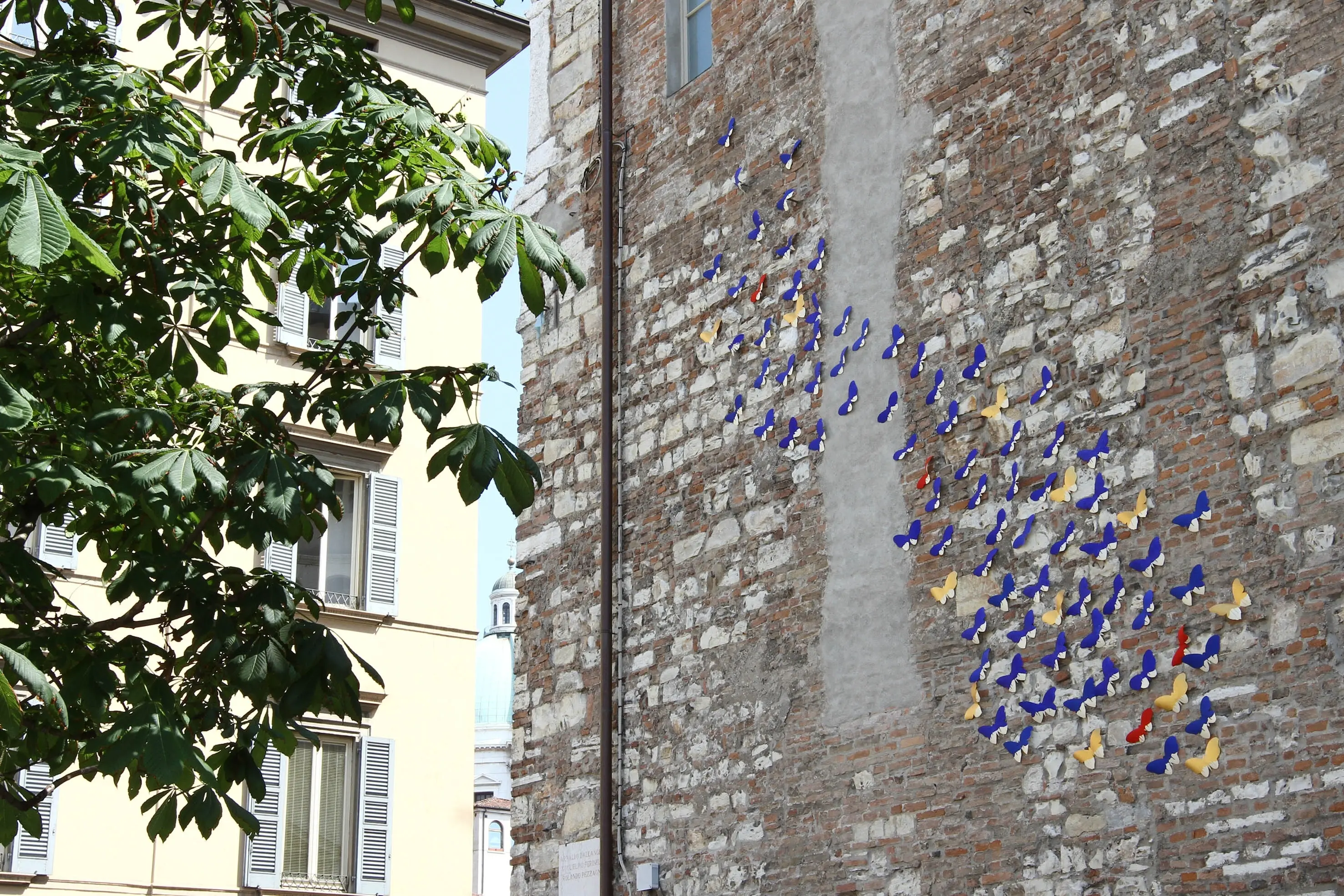 SPETTACOLI INSTALLAZIONE "PIANO DI VOLO" DI ANTONIO DE MARTINO NELLA FOTO INSTALLAZIONE LARGO FORMANTONE 20/06/2011 BARNABI
