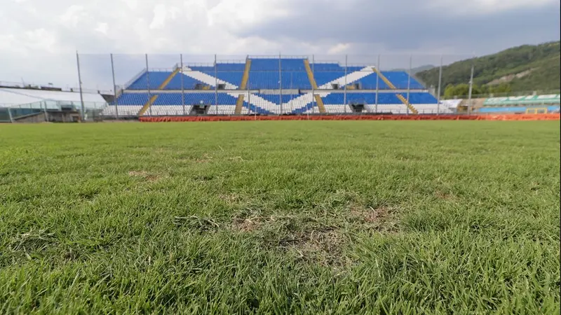 Le attuali condizioni dello stadio Rigamonti