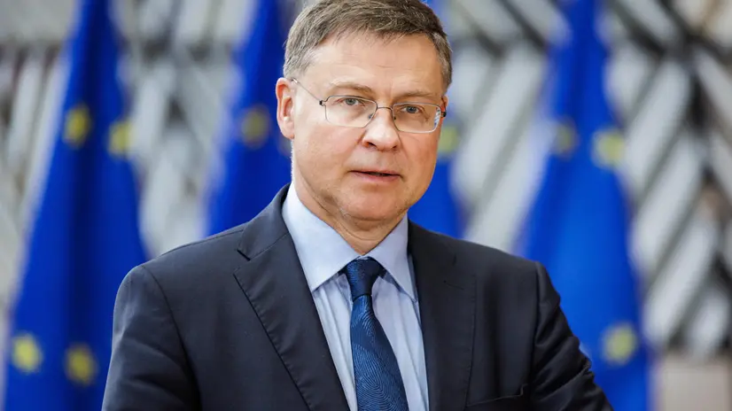 epa12222264 European Commissioner for Economy and Productivity, Implementation and Simplification, Valdis Dombrovskis attends a Eurogroup Finance Ministers meeting in Brussels, Belgium, 07 July 2025. EPA/OLIVIER MATTHYS