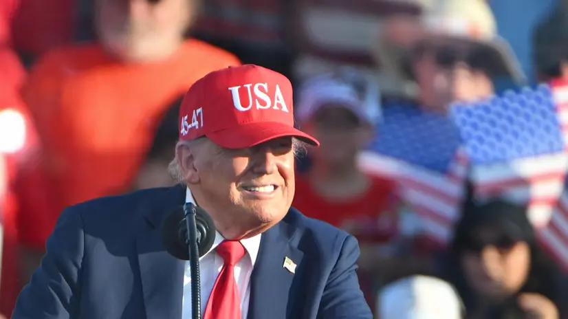 epa12214227 US President Donald J. Trump speaks to supporters during a rally at the Iowa State Fairgrounds in Des Moines, Iowa, USA, 03 July 2025. Amoung other issues, Trump will be speaking about the Bipartisan Infrastructure Law in Minnesota. EPA/CRAIG LASSIG