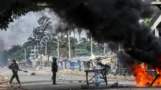 epa12222546 Anti-riot police officers try to disperse protesters during anti-government protests on Saba Saba day (or Seven-Seven in Swahili language) in Nairobi, Kenya, 07 July 2025. Nairobi’s Central Business District remained on a lockdown as most business owners hired counter-protesters armed with clubs to protect their business from looters as police used tear gas and rubber bullets to disperse hundreds of protestors in the outskirts of Nairobi during the protest. The Saba Saba Day commemorates protests and government crackdown on a multi-party democracy movement in Kenya in the 1990s. EPA/DANIEL IRUNGU WARNING GRAPHIC CONTENT