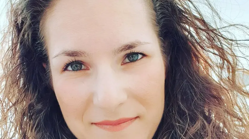 Una foto tratta dal profilo Facebook di Mara Severin, la ragazza di 31 anni morta nel crollo del tetto del ristorante stellato 'Essenza' nel centro di Terracina, in provincia di Latina, dove lavorava come sommelier. Roma, 8 luglio 2025. FACEBOOK MARA SEVERIN +++ATTENZIONE LA FOTO NON PUO' ESSERE PUBBLICATA O RIPRODOTTA SENZA L'AUTORIZZAZIONE DELLA FONTE DI ORIGINE CUI SI RINVIA+++ NPK