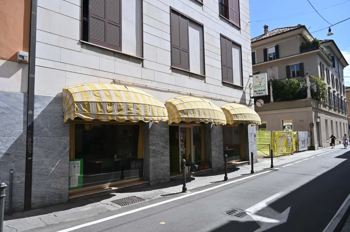 La spaccata al locale di via Moretto