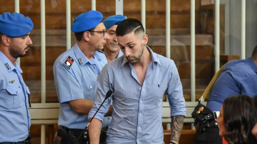 L’imputato entra in aula per a lettura della sentenza del processo d’appello di Alessandro Impagnatiello per l’omicidio di Giulia Tramontano, Milano 25 Giugno 2025 ANSA/MATTEO CORNER