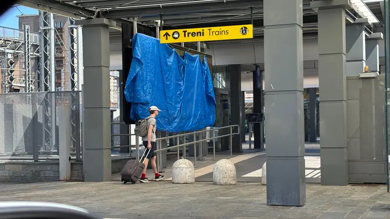 I monitor coperti perché fuori servizio © www.giornaledibrescia.it