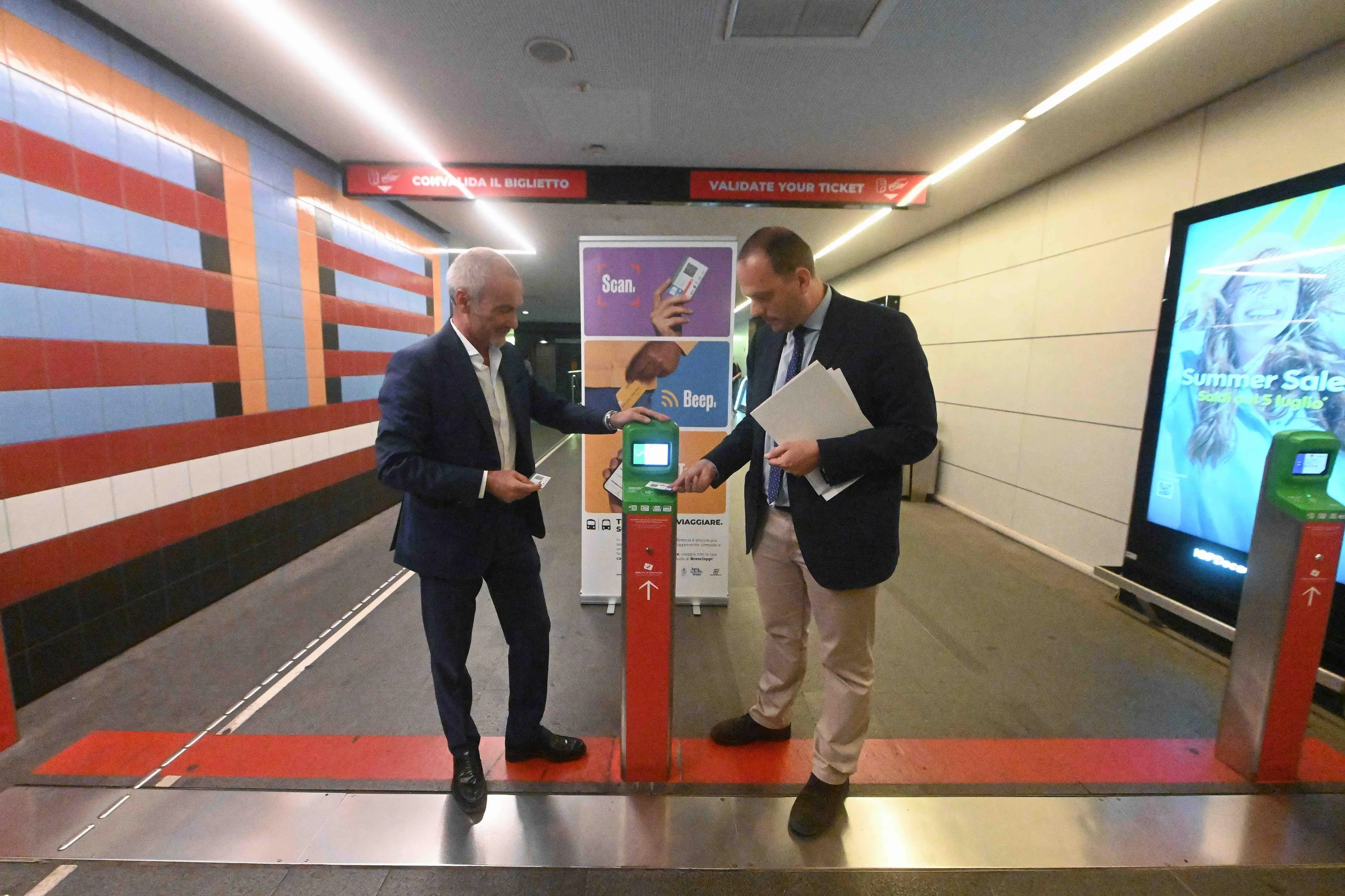 Su metro e bus arrivano i biglietti con qr code