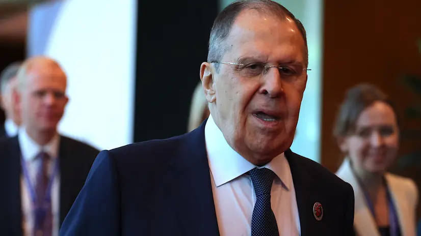 epa12228525 Russia's Foreign Affairs Minister Sergei Lavrov and his delegation leave after the Post-Ministerial Conference with Russia at the 58th Association of Southeast Asian Nations (ASEAN) Foreign Ministers' Meetings in Kuala Lumpur, Malaysia, 10 July 2025. Southeast Asian foreign ministers gathered to deliberate on regional matters at the 58th ASEAN Foreign Ministers' Meetings and related meetings. EPA/FAZRY ISMAIL