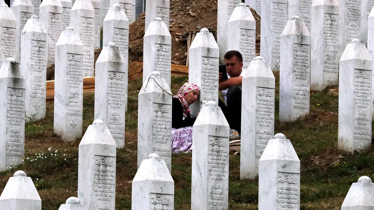 Il memoriale del massacro di Srebrenica - Foto Ansa © www.giornaledibrescia.it