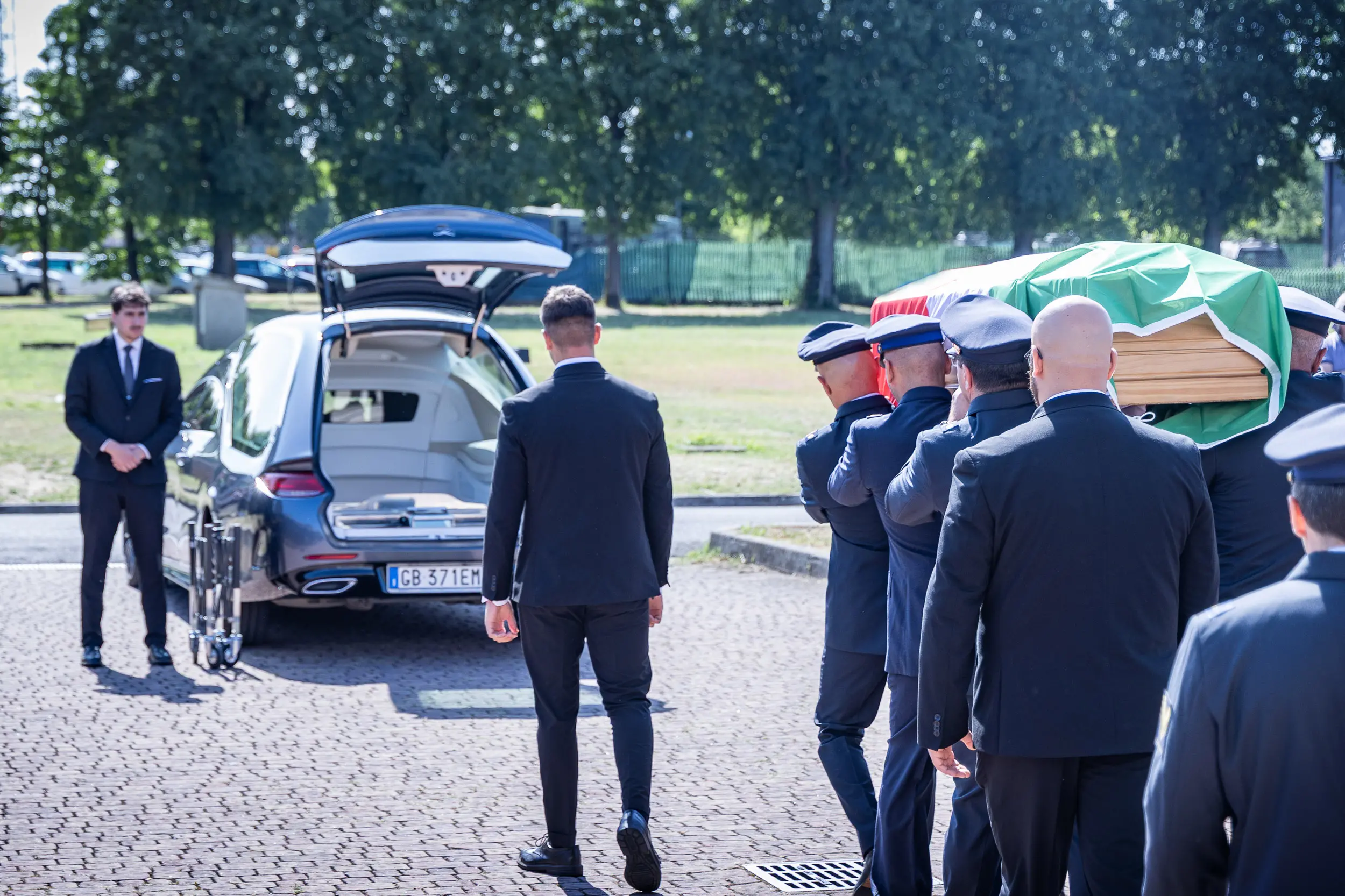 All'aeroporto di Ghedi i funerali di Emiliano di Giacomo