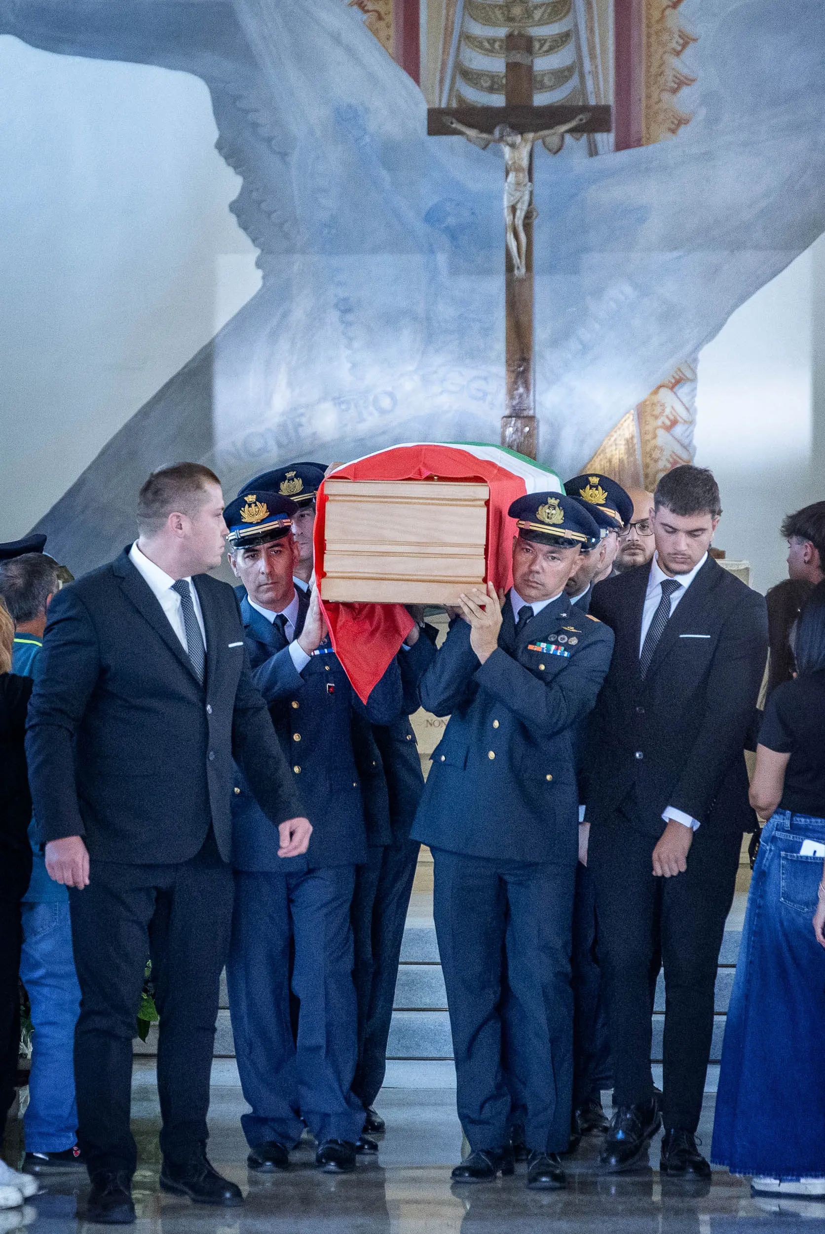 All'aeroporto di Ghedi i funerali di Emiliano di Giacomo
