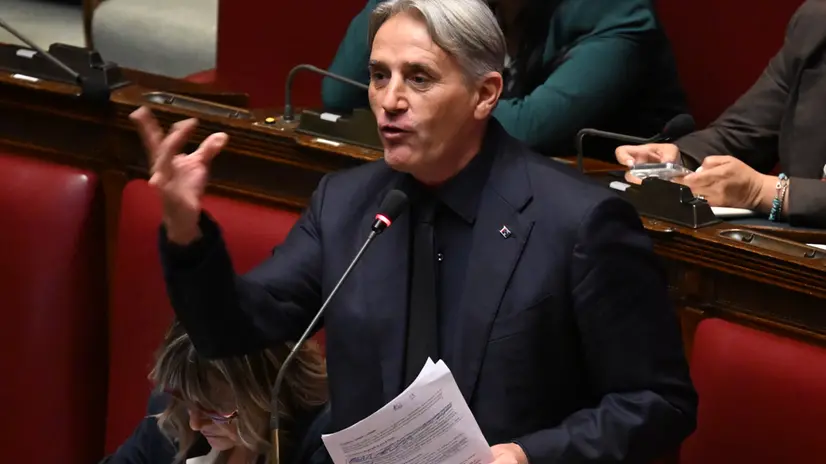 Marco Simiani nel corso delle dichiarazioni di voto di fiducia posto dal governo sul Dl Infrastrutture strategiche alla Camera dei Deputati, Roma 10 luglio 2025. ANSA/MAURIZIO BRAMBATTI