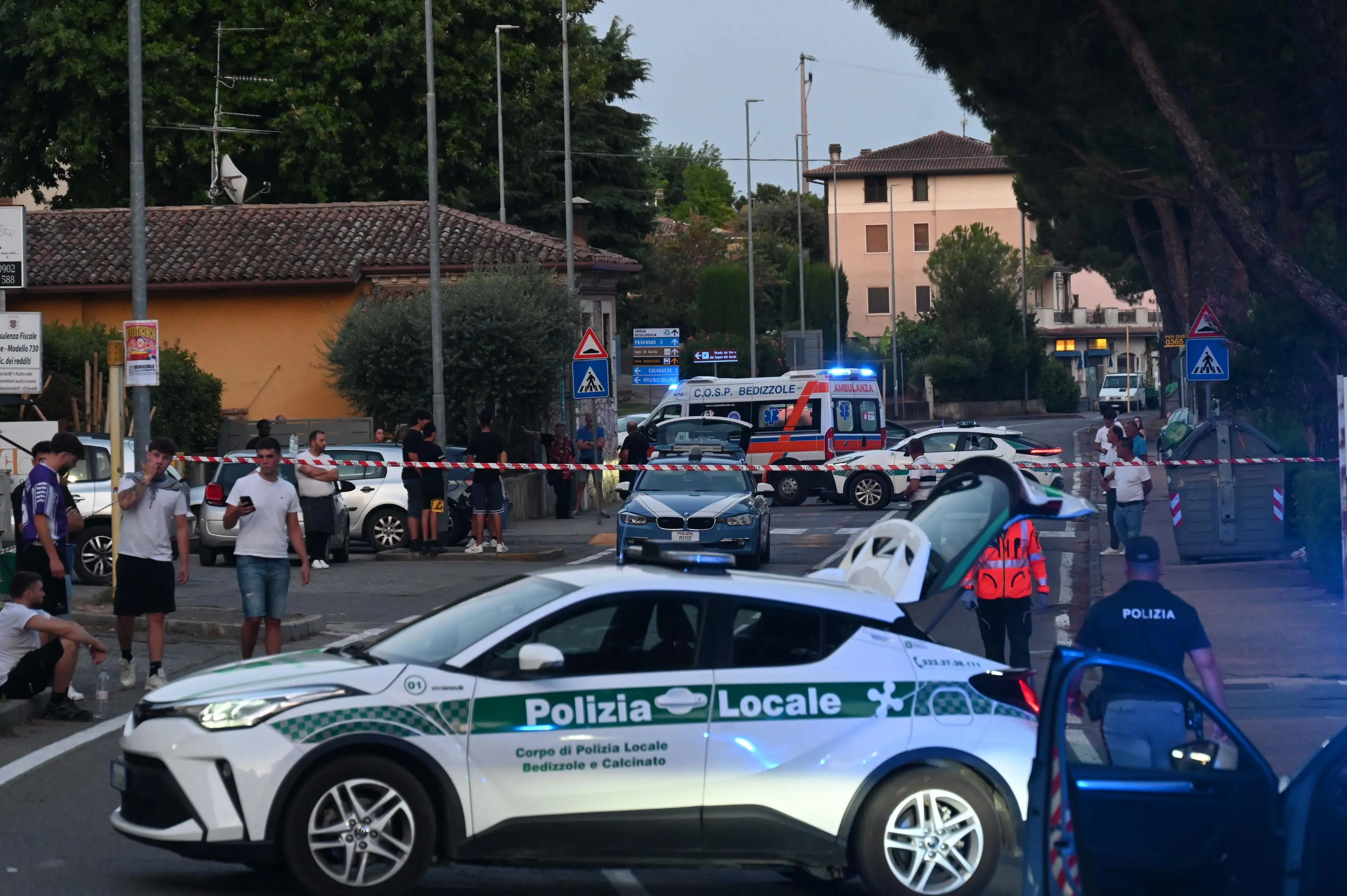 I mezzi rimasti a terra dopo lo scontro mortale a Bedizzole