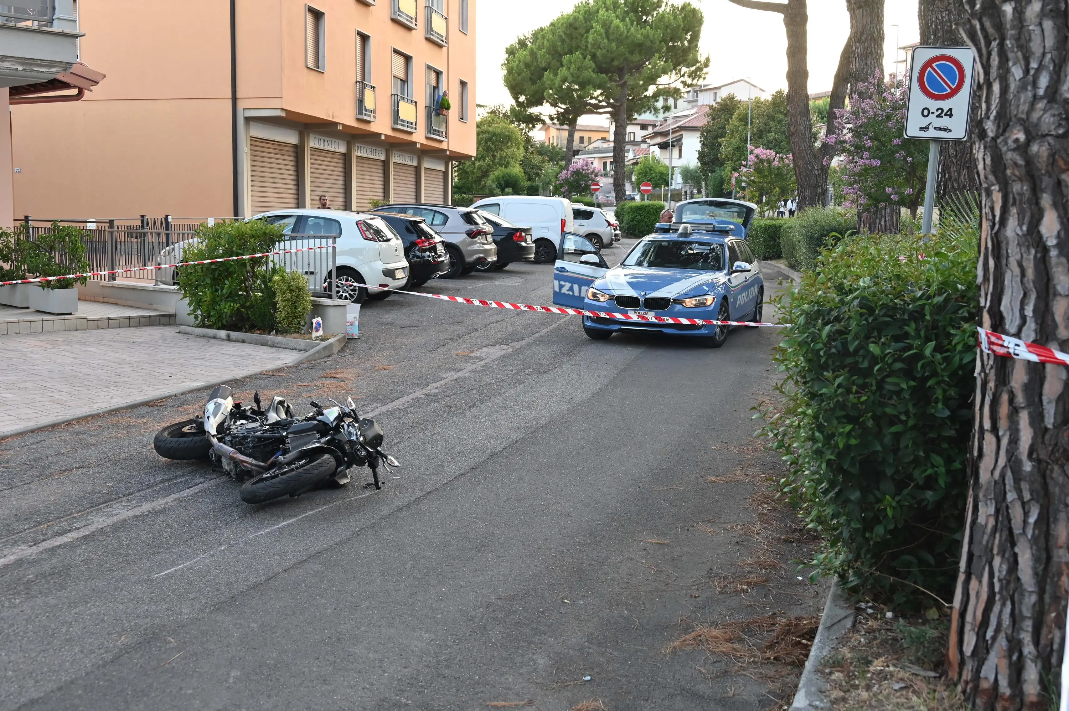 I mezzi rimasti a terra dopo lo scontro mortale a Bedizzole