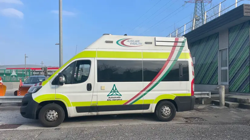 Un automezzo di Autostrade Alto Adriatico