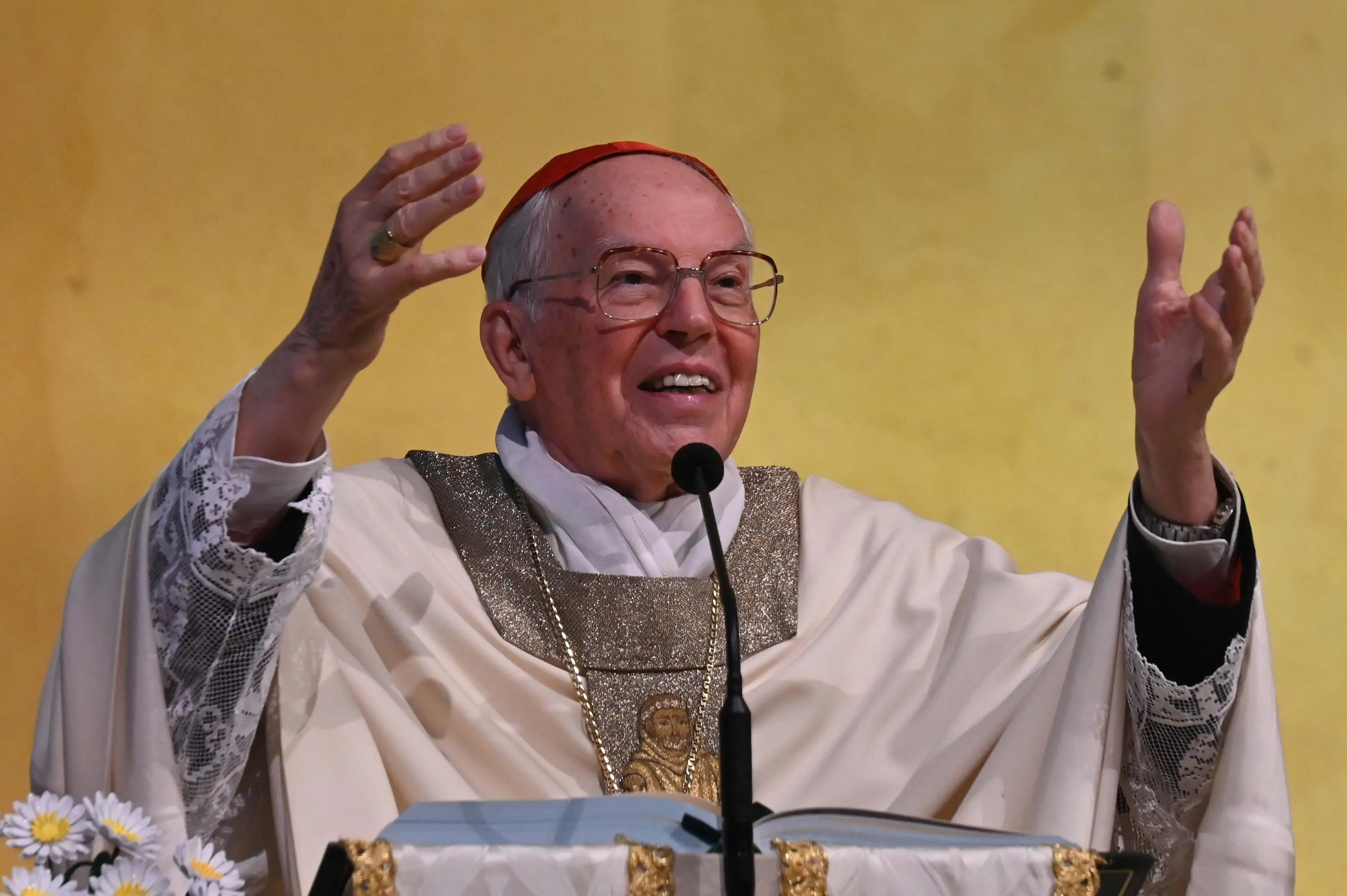 La messa alla Chiesa di San Benedetto Messe celebrata dal Cardinale Re