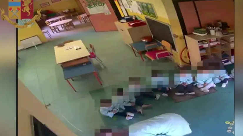 ++ Botte in classe, arrestate 2 maestre scuola materna ++ Nel Ragusano dopo indagini della polizia