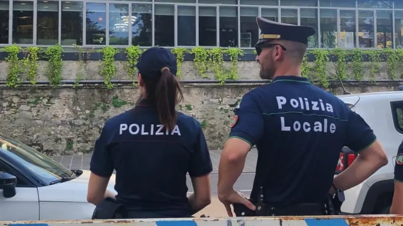 Agenti del Commissariato di Desenzano