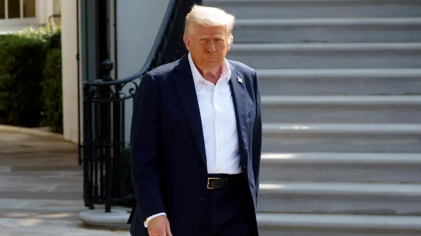 epa12231994 US President Donald Trump speaks to the media before leaving the White House on board Marine One, in Washington, DC, USA, 11 July 2025. President Trump and First Lady Melania Trump are due to visit Texas after flooding in Kerr County killed at least 121 people. EPA/WILL OLIVER