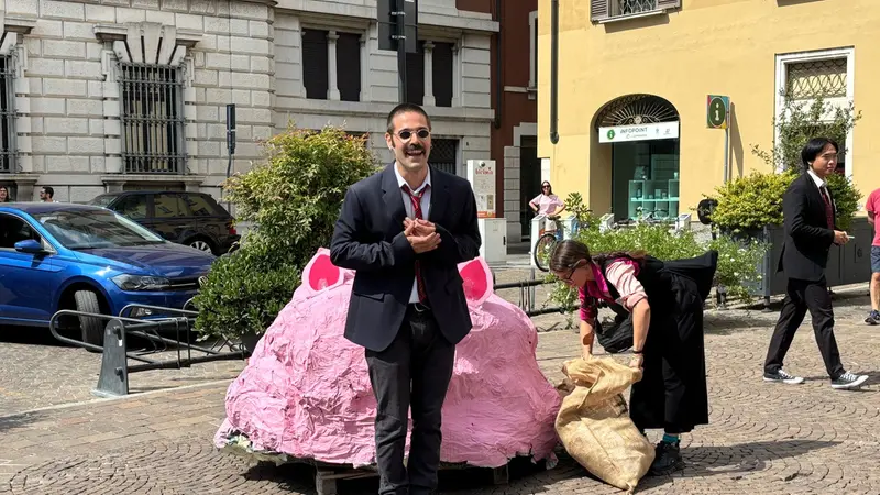 La manifestazione di Extintion Rebellion in piazza Duomo